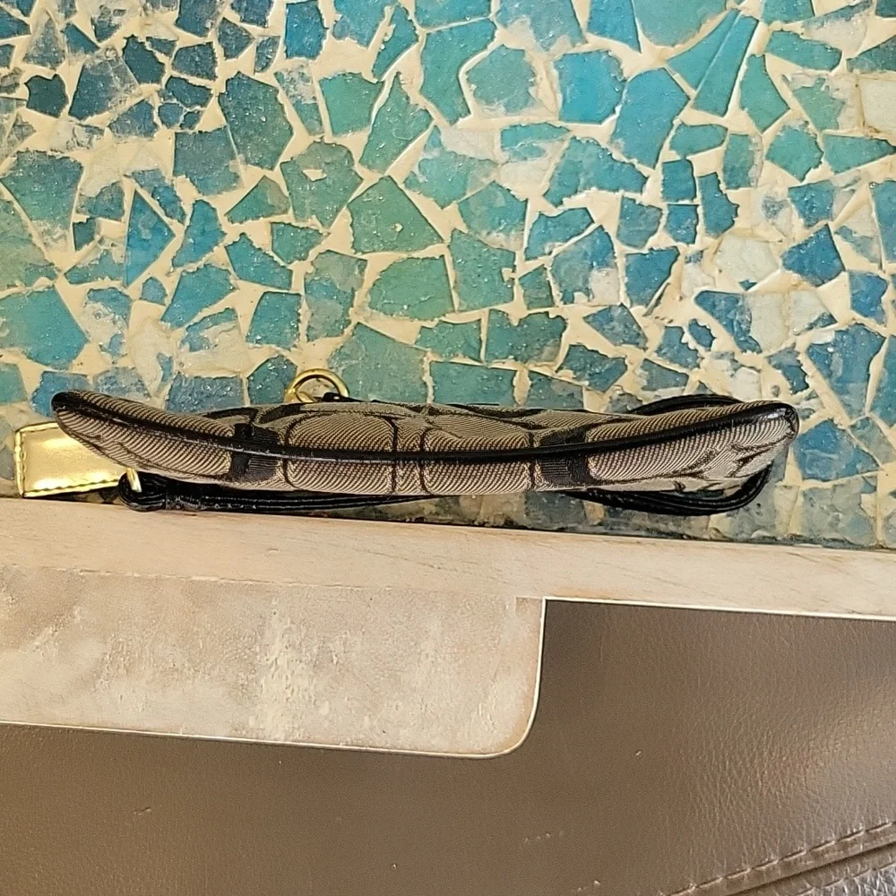 Coach Poppy wristlet